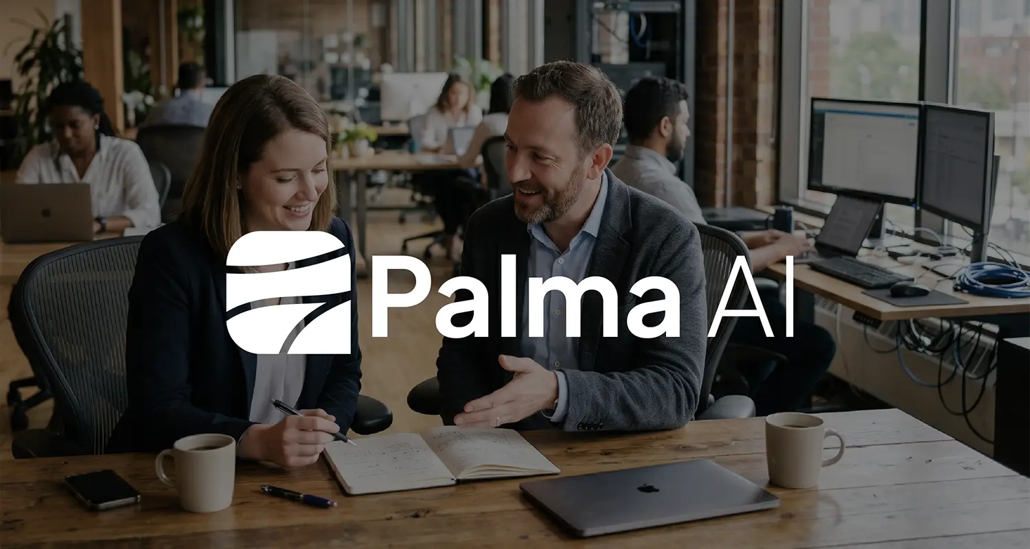 Logotipo de Palma AI aplicado sobre una escena de oficina, mostrando la identidad en contexto.